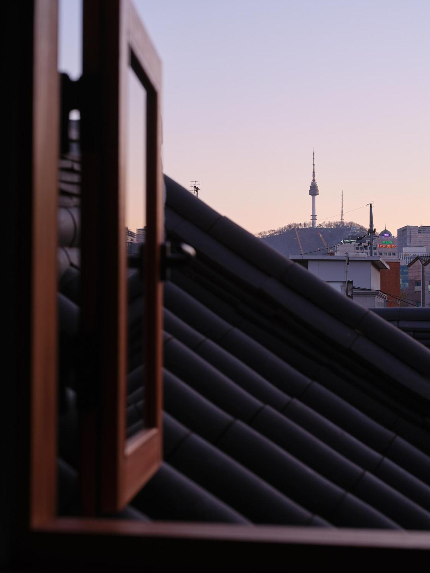 The Korean Traditional Hanok In Downtown Seoul For Convenient Public Transportation - Seoul Ari Exteriör bild